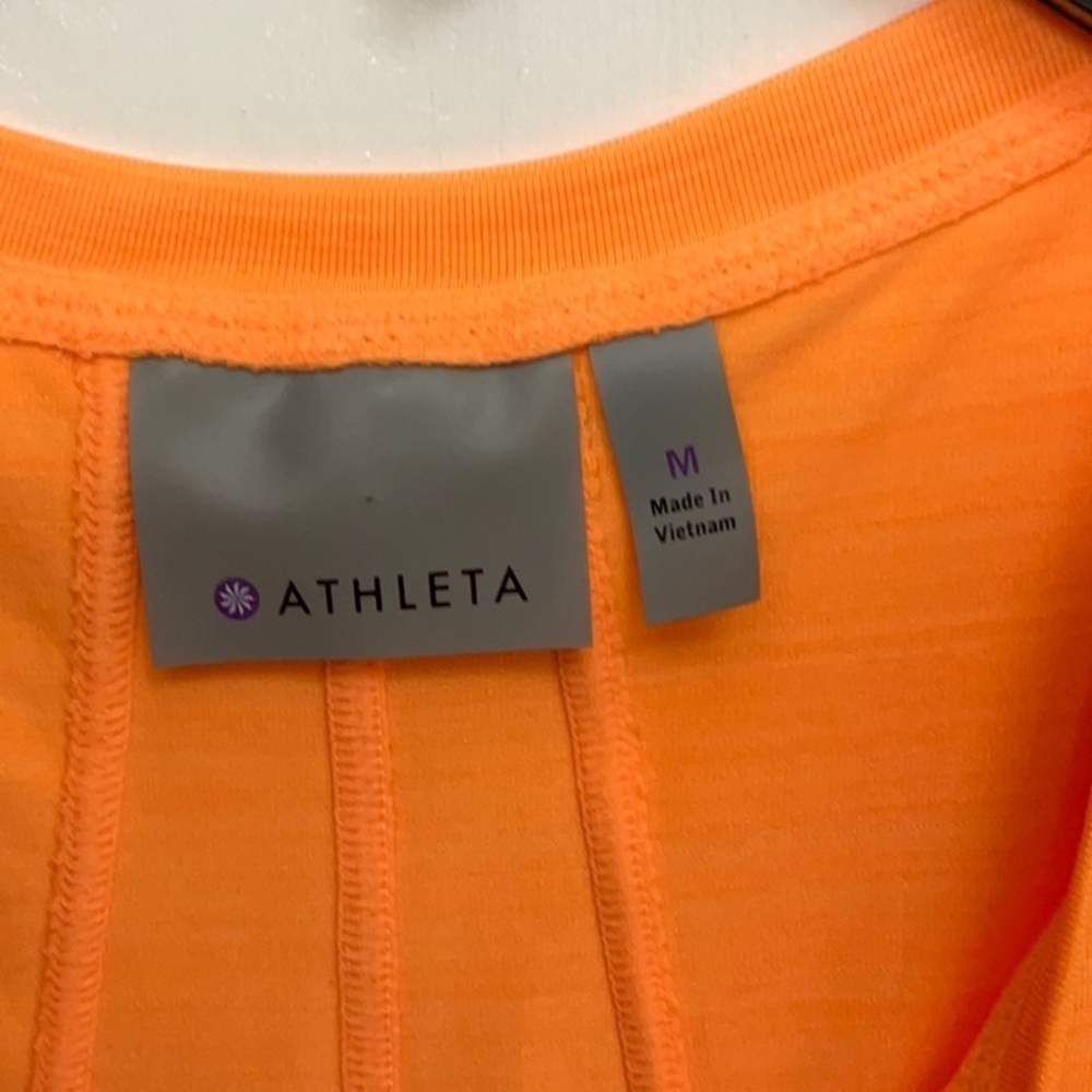 Athleta women's activewear top 1/4 zip, cap sleeve, Sz M, EUC - Picture 3 of 10